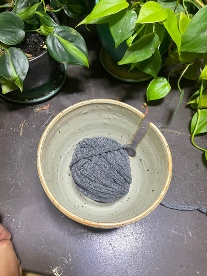 Rusty White Yarn Bowls Circle Pattern Knitting Bowls