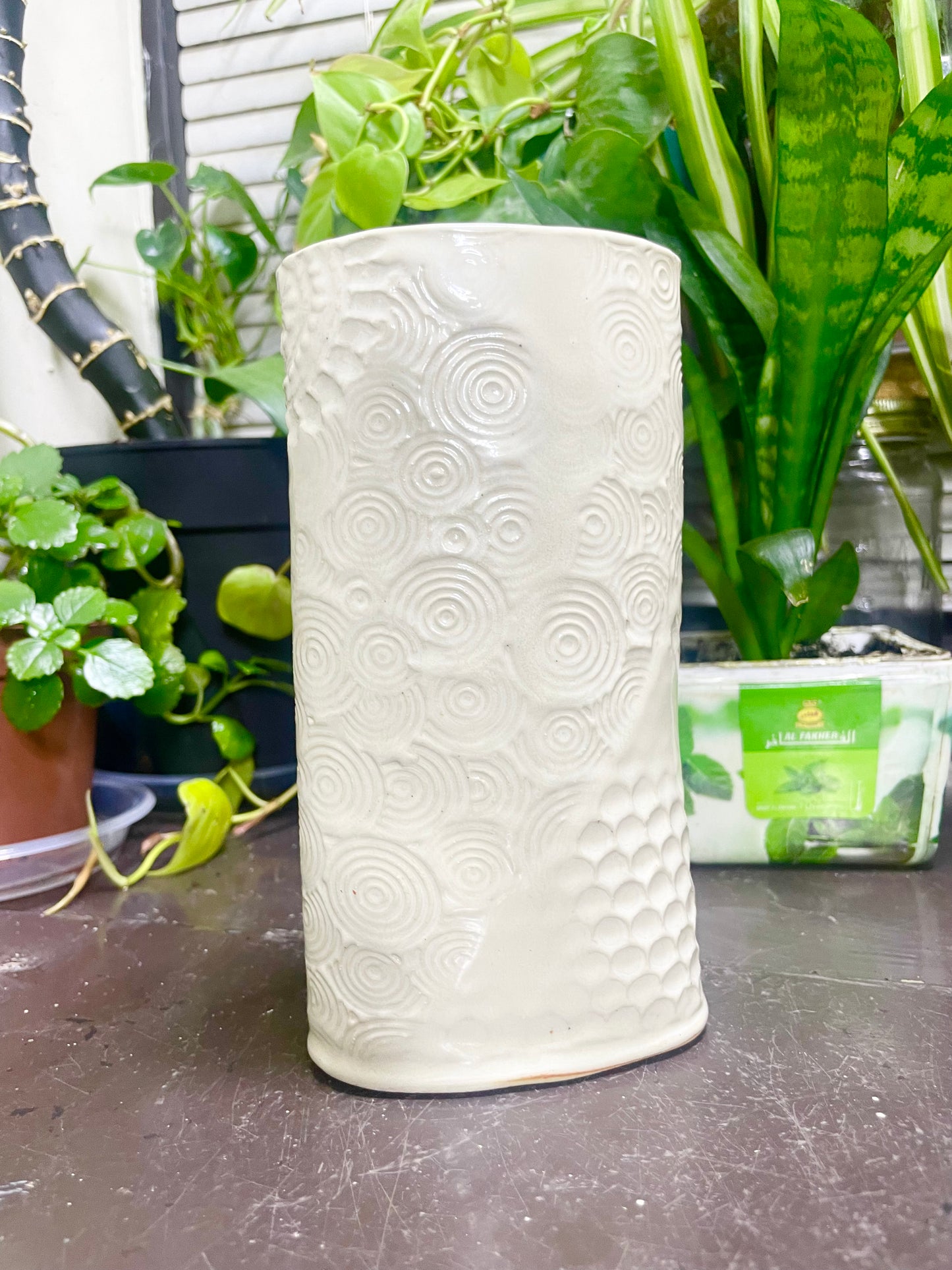 Honeycomb Circle Life Vase in White