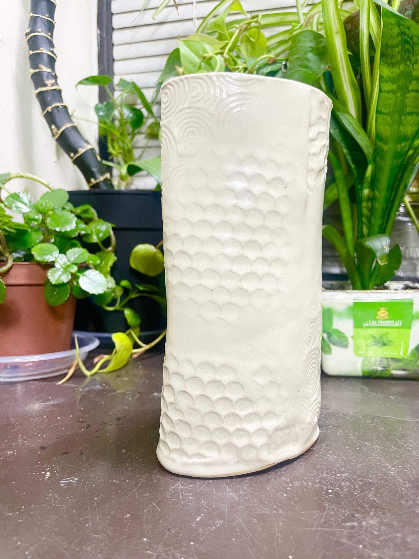 Honeycomb Circle Life Vase in White